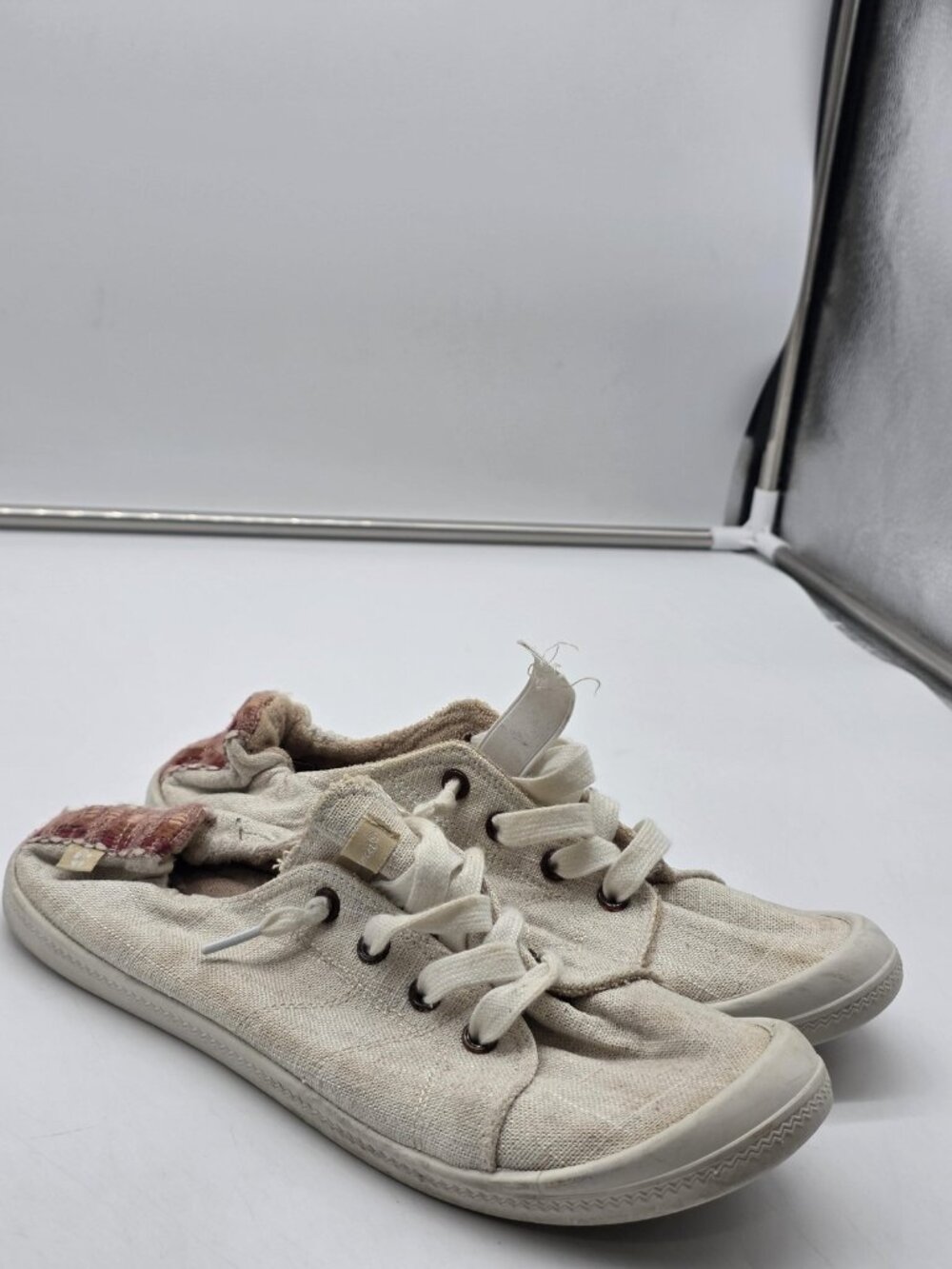 Tommy Bahama Shoes Womens Size 10 Beige Canvas Casual Sneakers Damaged